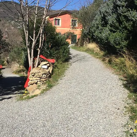 Melograno House * 阿拉西奥